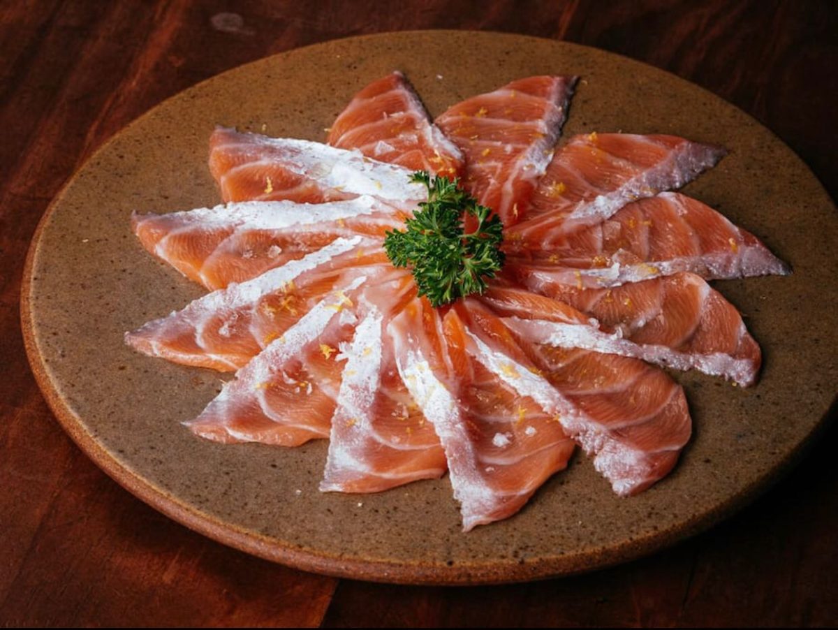 CARPACCIO BARRIGA DE SALMÃO TRUFADO